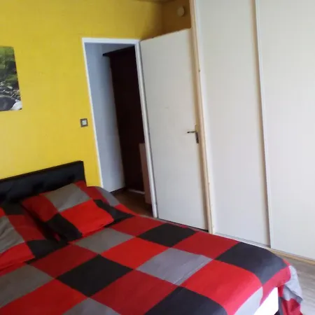 Les Acacias Apartment *