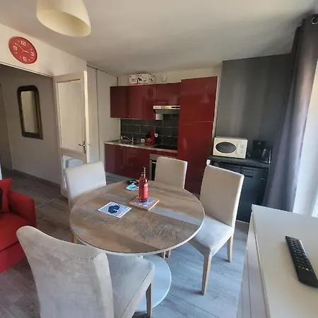 Les Acacias * آكس ليه تيرْم